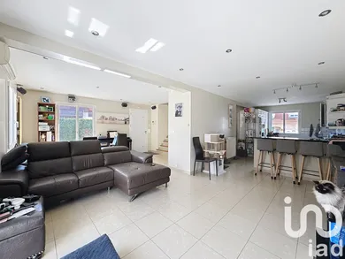 Traditional house at Noiseau (94880)