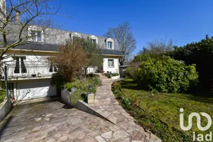 Traditional house at Le Raincy (93340)