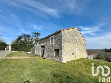 Grange à Montbron (16220)