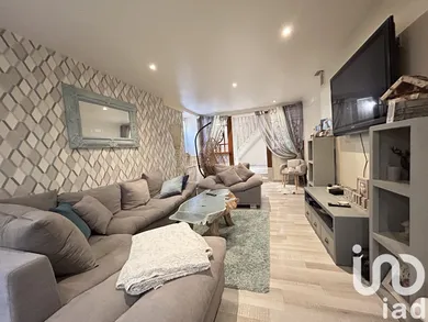 Townhouse in Le Malesherbois (45330)