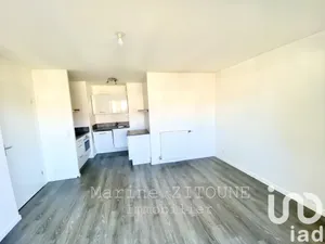 Appartement à La Ville-du-Bois (91620)
