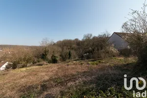 Building plot at La Falaise (78410)