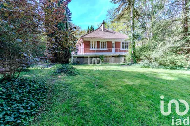 Architectural house at Lamorlaye (60260)