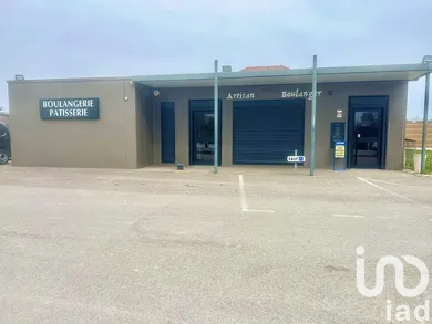 Building at Sainte-Maure (10150)