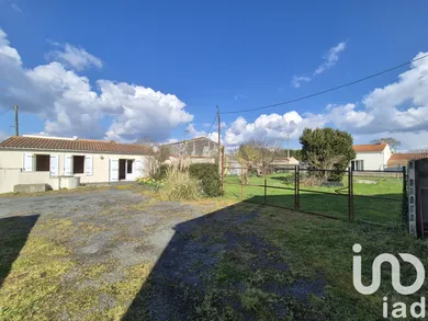 Village house at Longèves (17230)