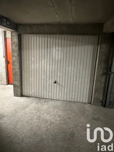 Garage at Villeurbanne (69100)
