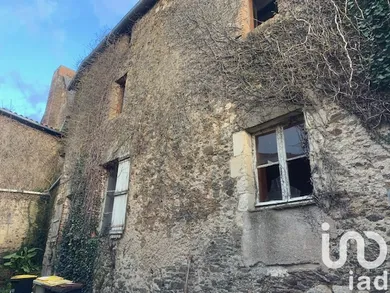 Building in Lys-Haut-Layon (49310)