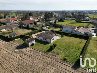Maison traditionnelle à Bâgé-Dommartin (01380)
