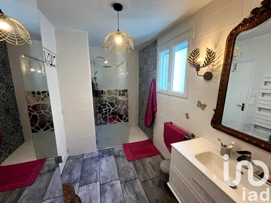 Traditional house in Saint-Parres-aux-Tertres (10410)