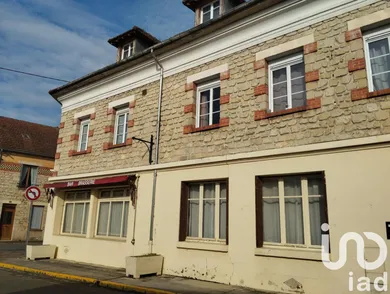 Building at Vailly-sur-Aisne (02370)