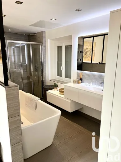 Apartment at Saint-Tropez (83990) — 10/12