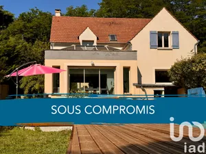 Traditional house in Médan (78670)