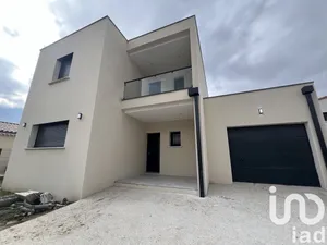Architectural house at Montélimar (26200)