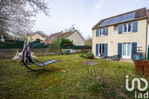 House at Osny (95520)