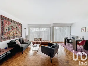 Apartment at Saint-Cloud (92210)