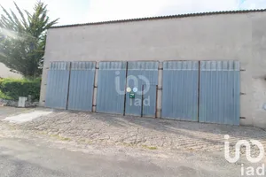 Parking à Saint-Victor-et-Melvieu (12400)