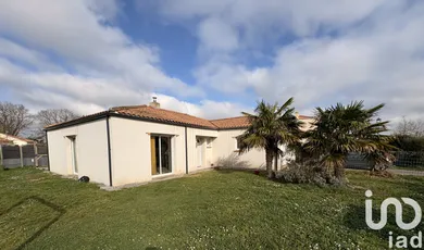 House at Chauvé (44320)