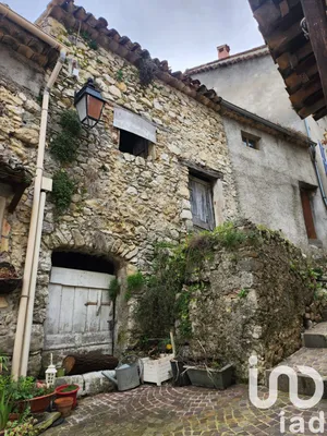 House at Cuébris (06910)