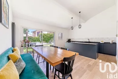 House at Cenon (33150)