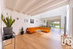 House at Cenon (33150)