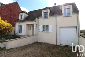 Traditional house at Vernou-la-Celle-sur-Seine (77670)