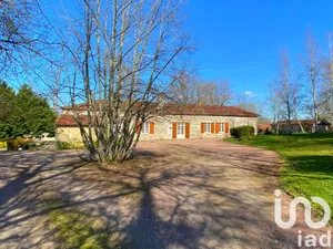 Domaine à Luchapt (86430)