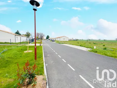 Building plot at Roullet-Saint-Estèphe (16440)