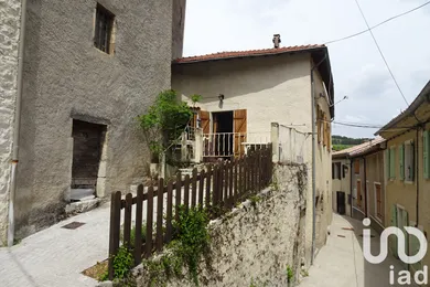 Maison de village à Valdrôme (26310)