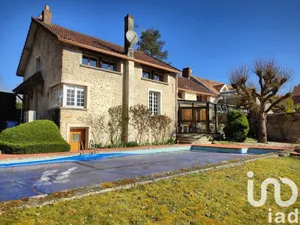 Park home at Poigny-la-Forêt (78125)