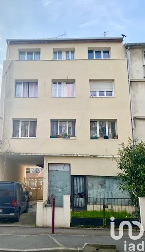Building at Bondy (93140)