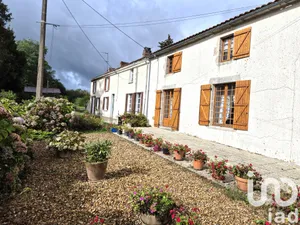 Longere at Neuvy-Bouin (79130)