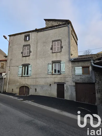 Village house at Saint-Georges-sur-Allier (63800)