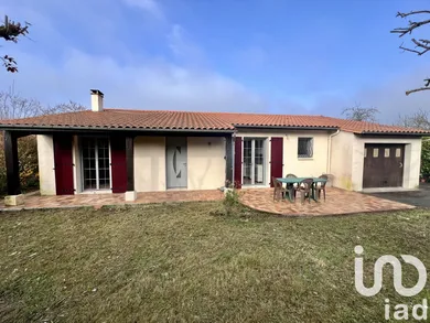 House at Fléac (16730)