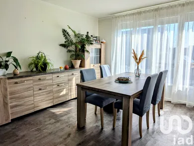 Townhouse at Saint-Jacques-de-la-Lande (35136)