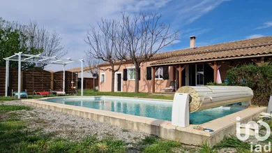 Traditional house in Pouzolles (34480)