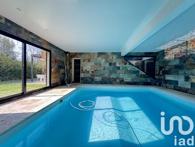 Architectural house at Gazeran (78125)
