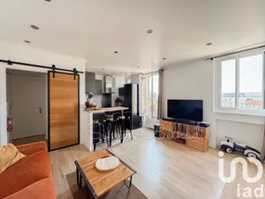 Apartment at Saint-Maur-des-Fossés (94100)