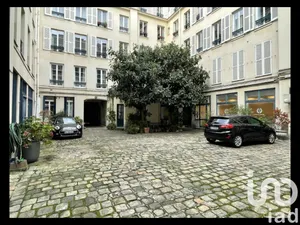 Parking at Paris (75009)