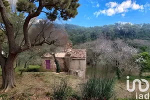 Maison de campagne à Méounes-lès-Montrieux (83136)