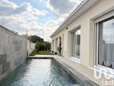 House in Saint-Vincent-de-Paul (33440)