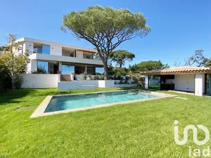 Architectural house at Sainte-Maxime (83120)