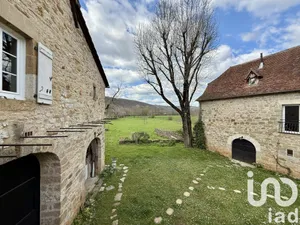 Traditional house at Balaguier-d'Olt (12260)