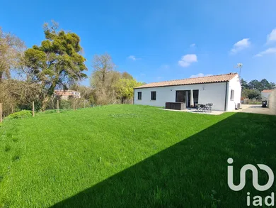 Traditional house at Romegoux (17250)