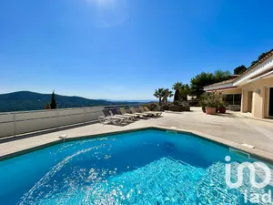 Maison d'architecte à La Londe-les-Maures (83250)