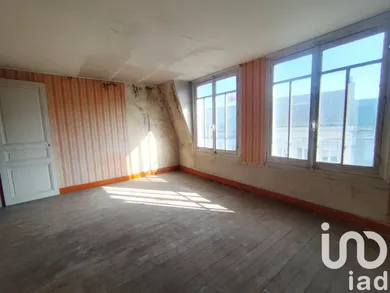 Building at Hirson (02500) — 9/10