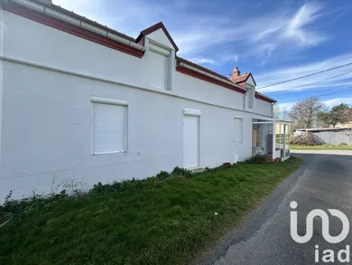 Park home at Chambérat (03370)