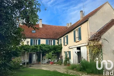 Maison de village à Villeneuve-le-Comte (77174)