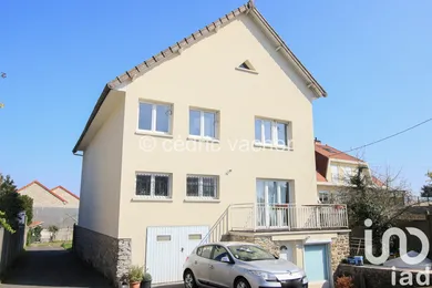 Building at Longpont-sur-Orge (91310)