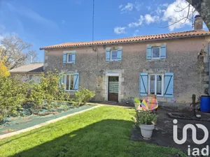 House at Saint-Sauvant (86600)