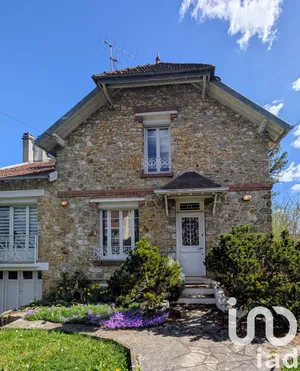 Maison traditionnelle à Parmain (95620)